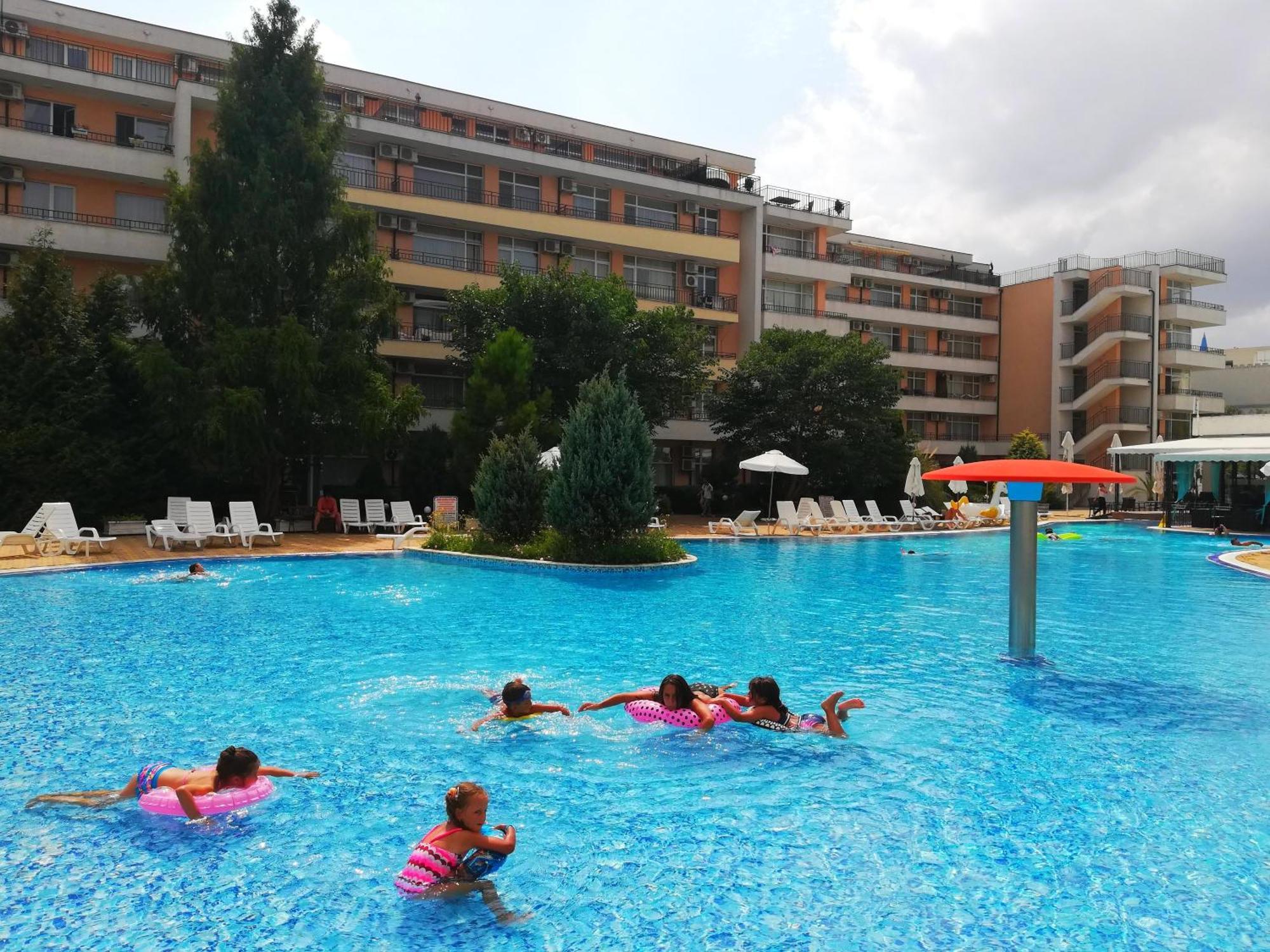 Apartment Daisy Grand Kamelia Солнечный берег Экстерьер фото